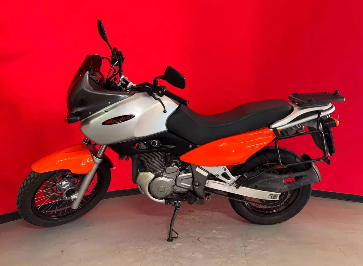 Suzuki XF 650 Freewind (1997 - 03) (3)