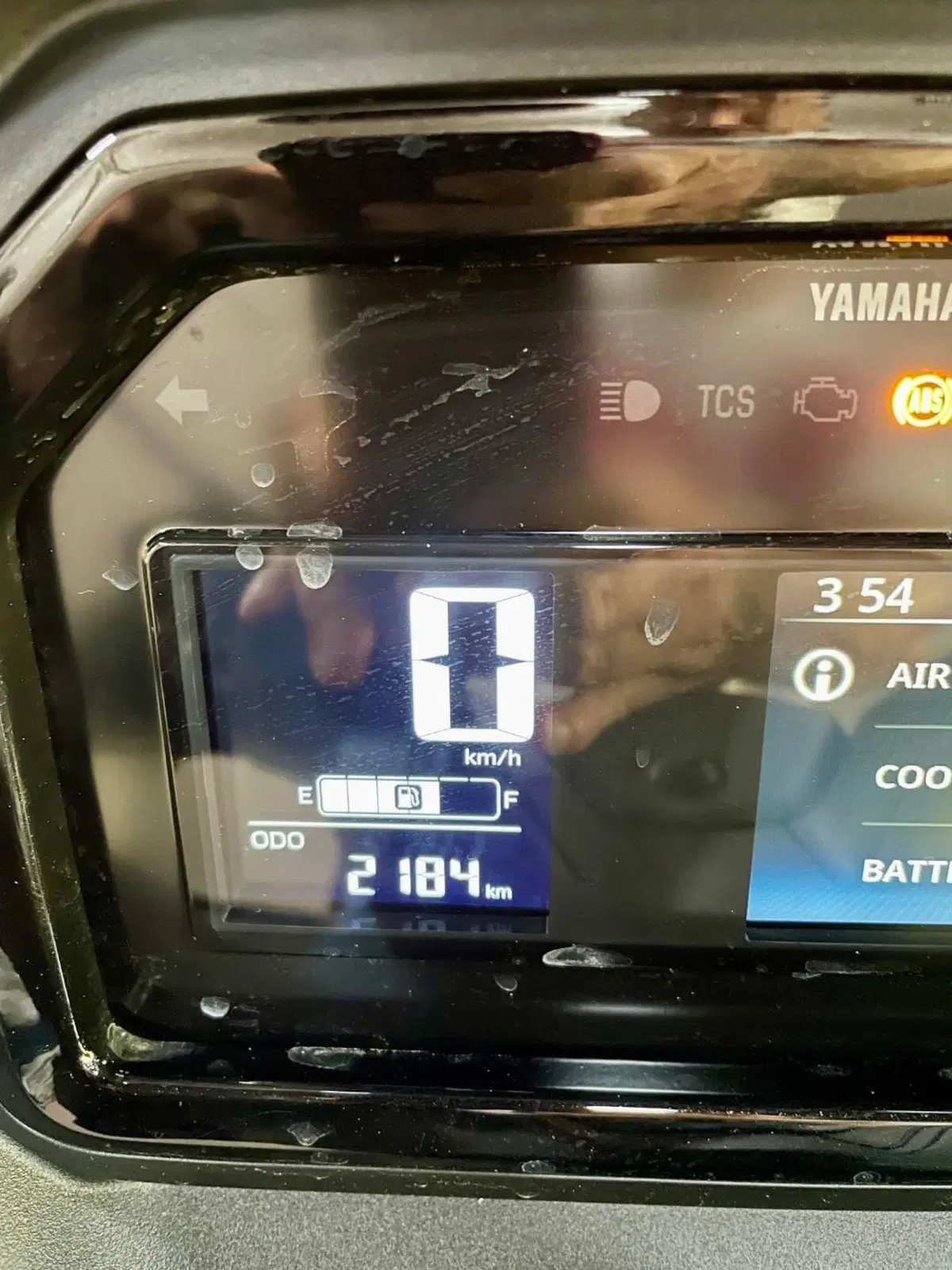 Yamaha X-Max 300 Tech Max (2025 - 26) (4)