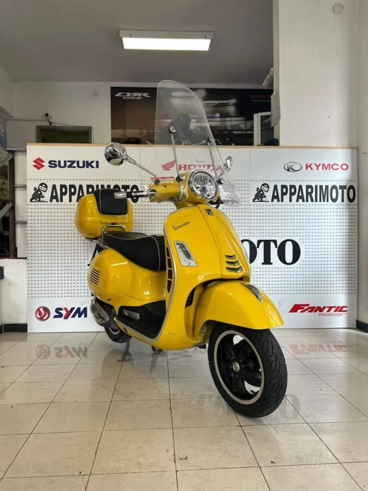 Vespa GTS 300 Super (2023 - 24) (3)