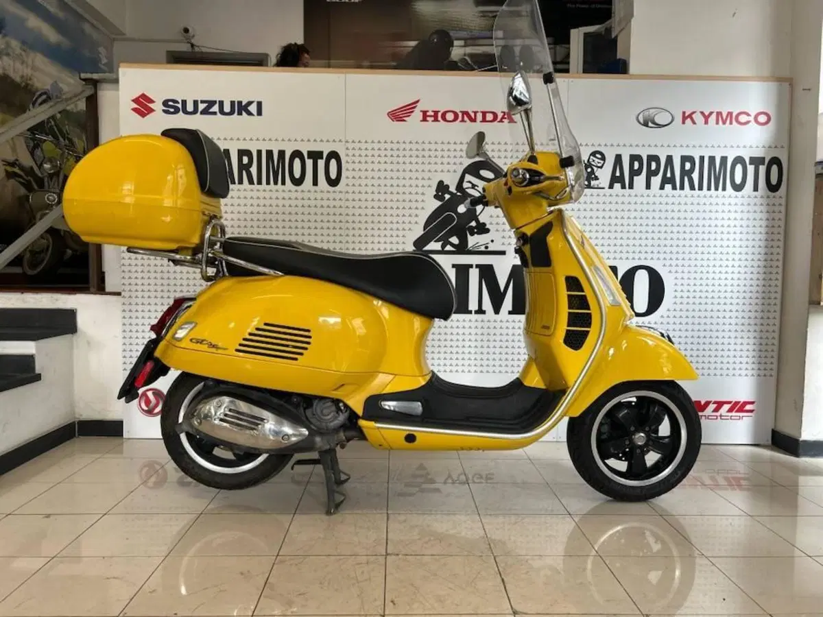 Vespa GTS 300 Super (2023 - 24) (4)