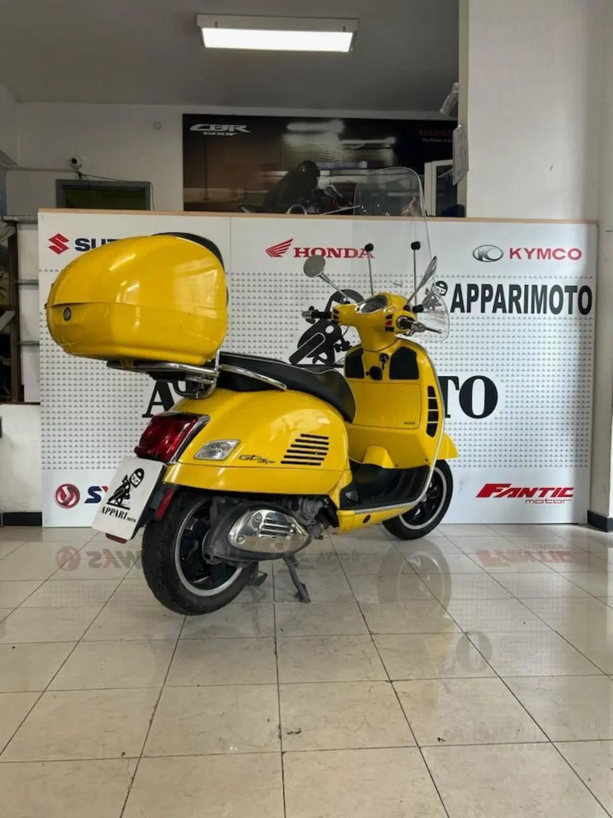 Vespa GTS 300 Super (2023 - 24) (5)
