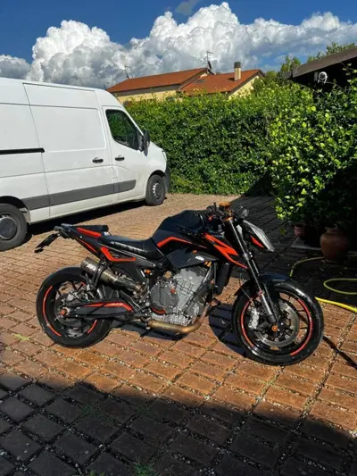 KTM 790 Duke L (2023 - 24) usata