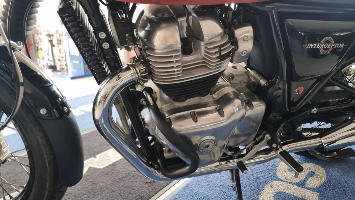 Royal Enfield Interceptor 650 (2021 - 26) (10)