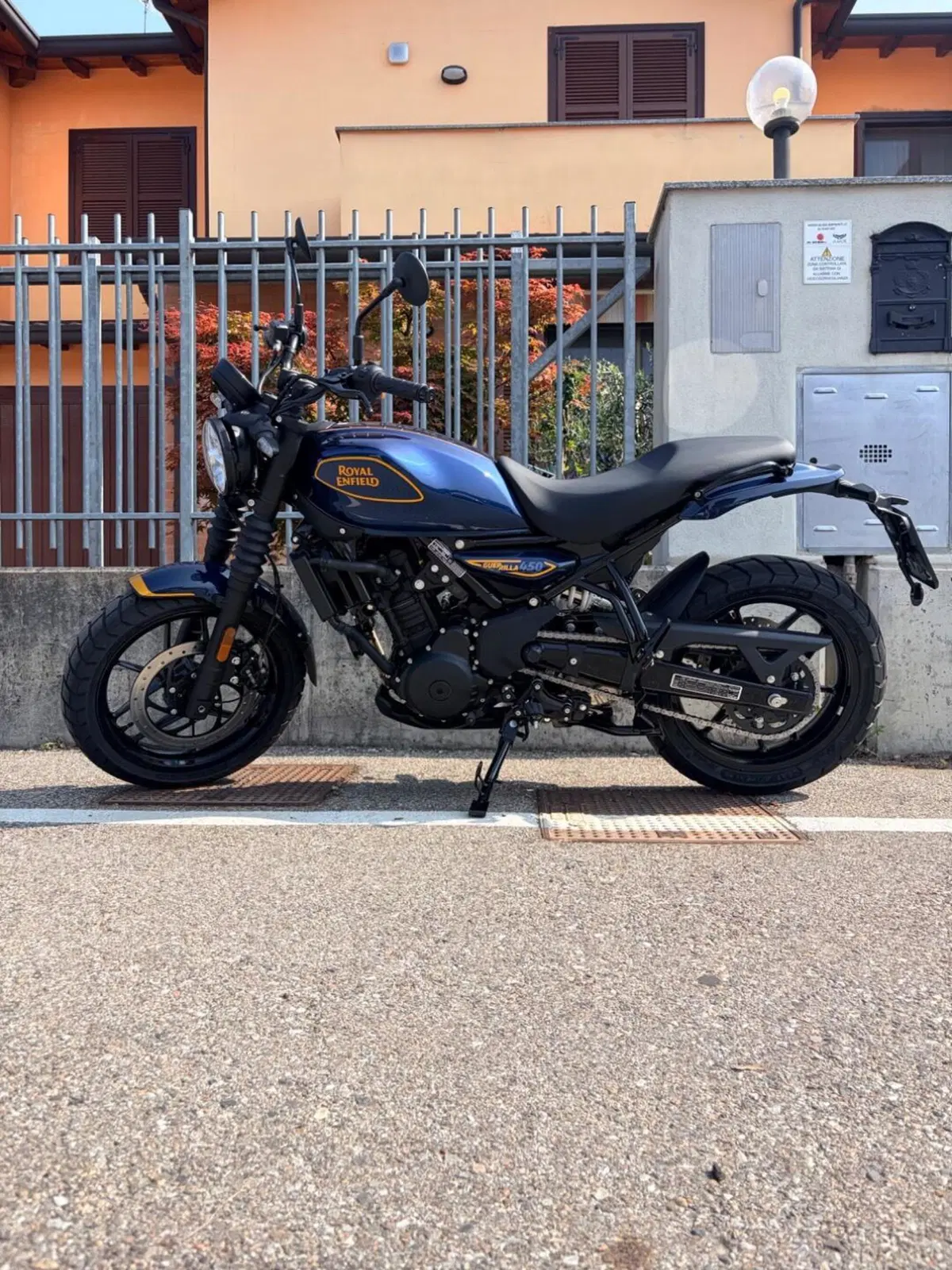 Royal Enfield Guerrilla 450 (2024 - 26) (2)