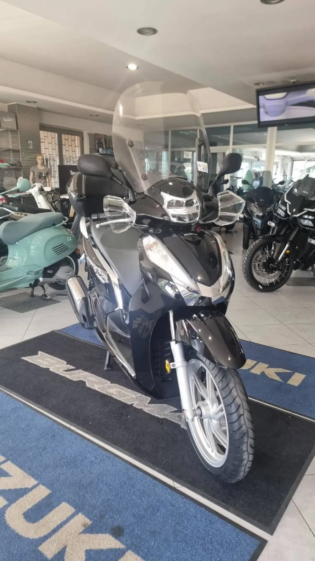 Honda SH 300 i ABS (2016 - 20) (2)