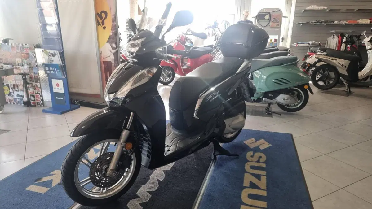 Honda SH 300 i ABS (2016 - 20) (4)