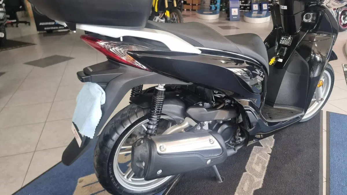 Honda SH 300 i ABS (2016 - 20) (7)