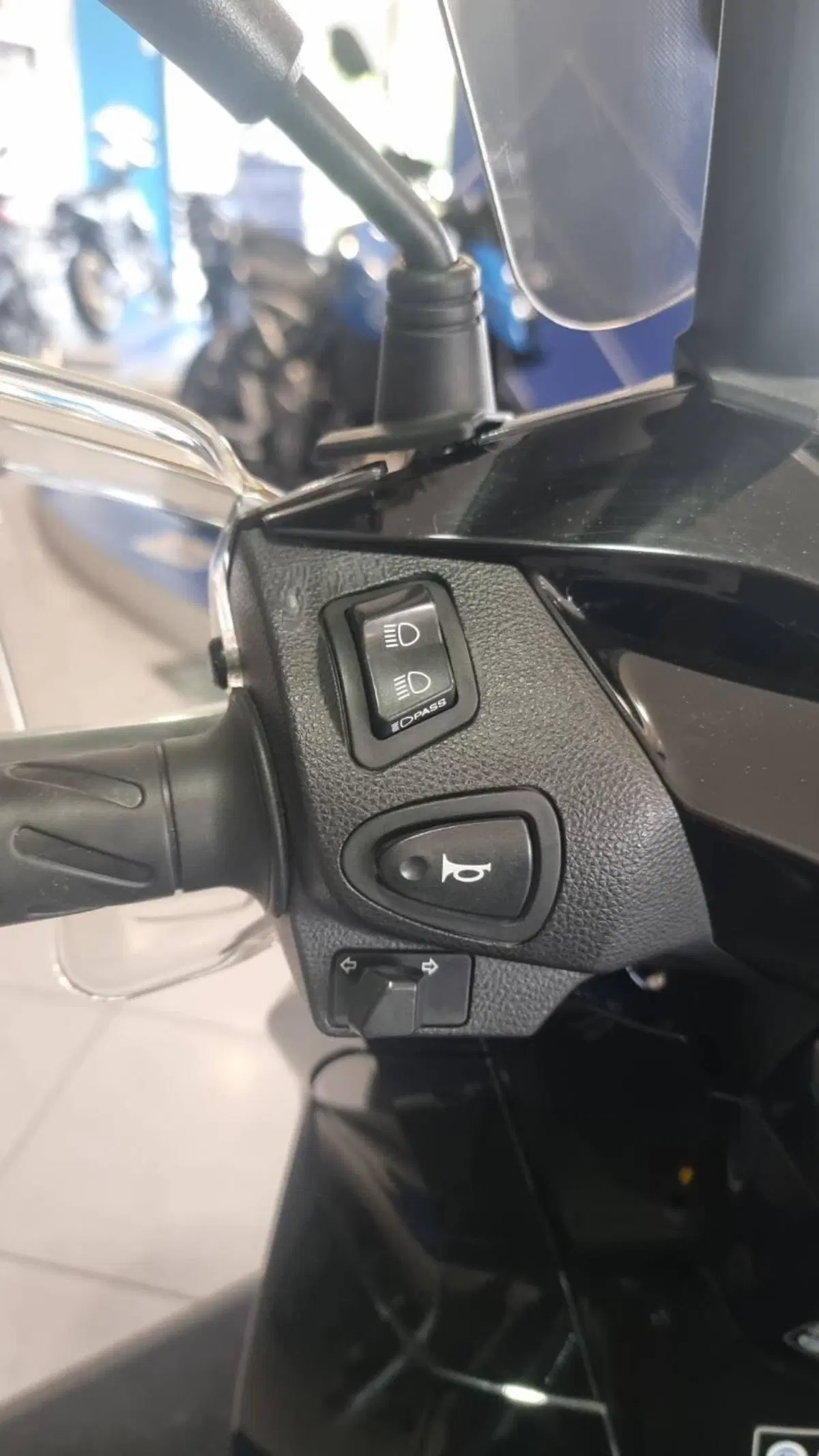 Honda SH 300 i ABS (2016 - 20) (11)