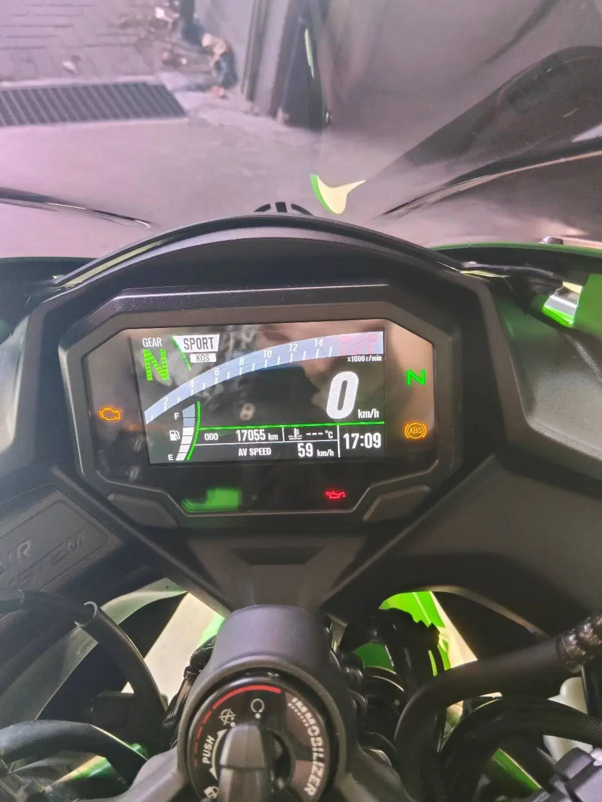 Kawasaki Ninja ZX-4RR (2024 - 26) (2)