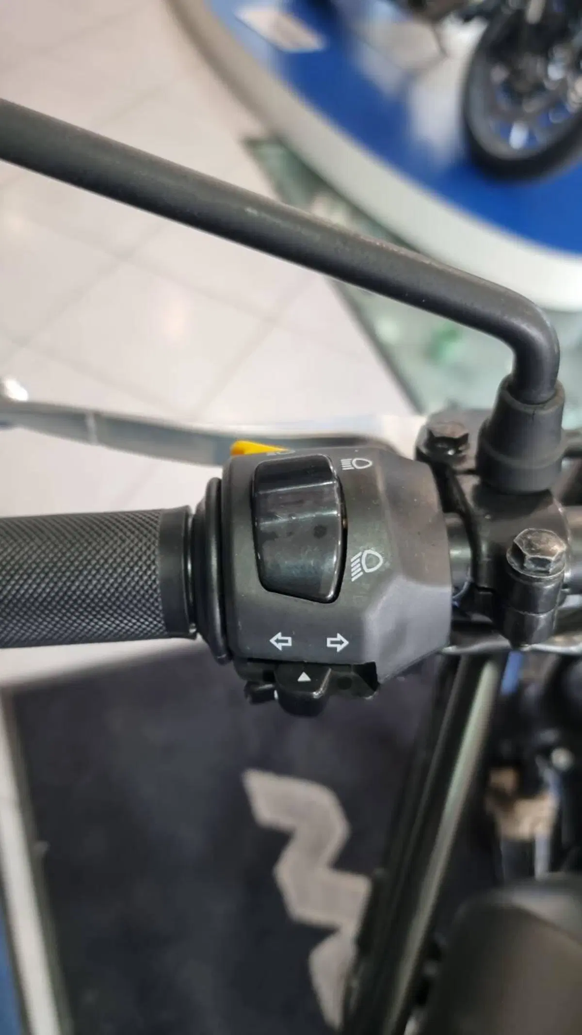 Royal Enfield Himalayan 411 (2021 - 24) (10)
