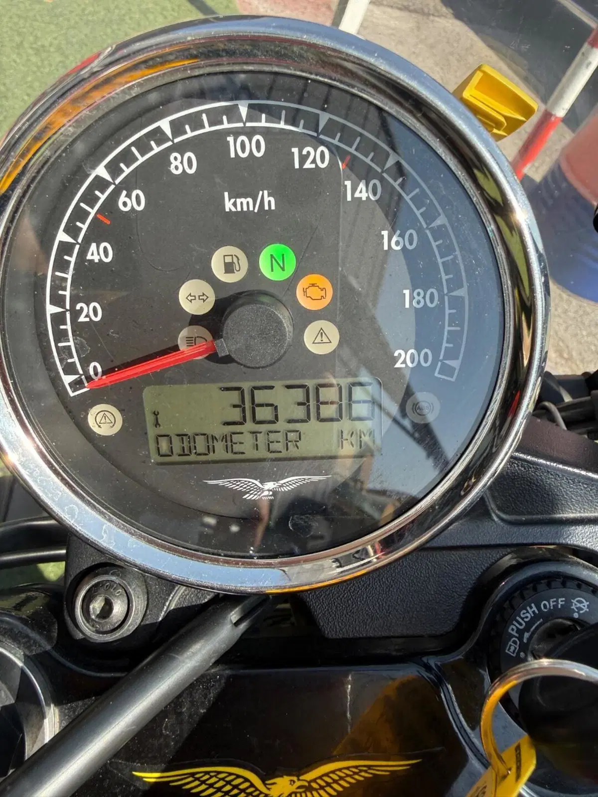 Moto Guzzi V7 III Stone (2017 - 20) (5)
