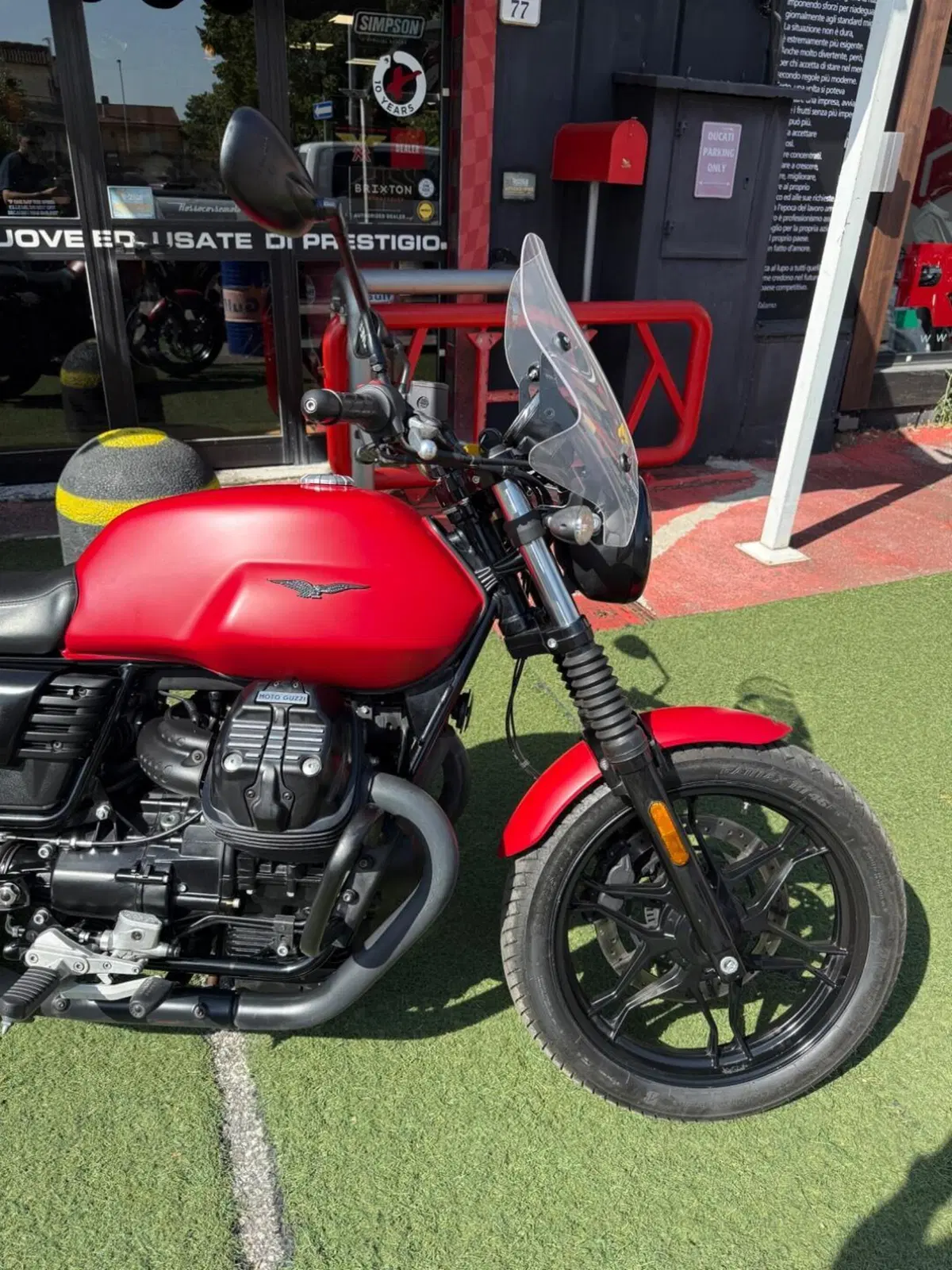Moto Guzzi V7 III Stone (2017 - 20) (7)