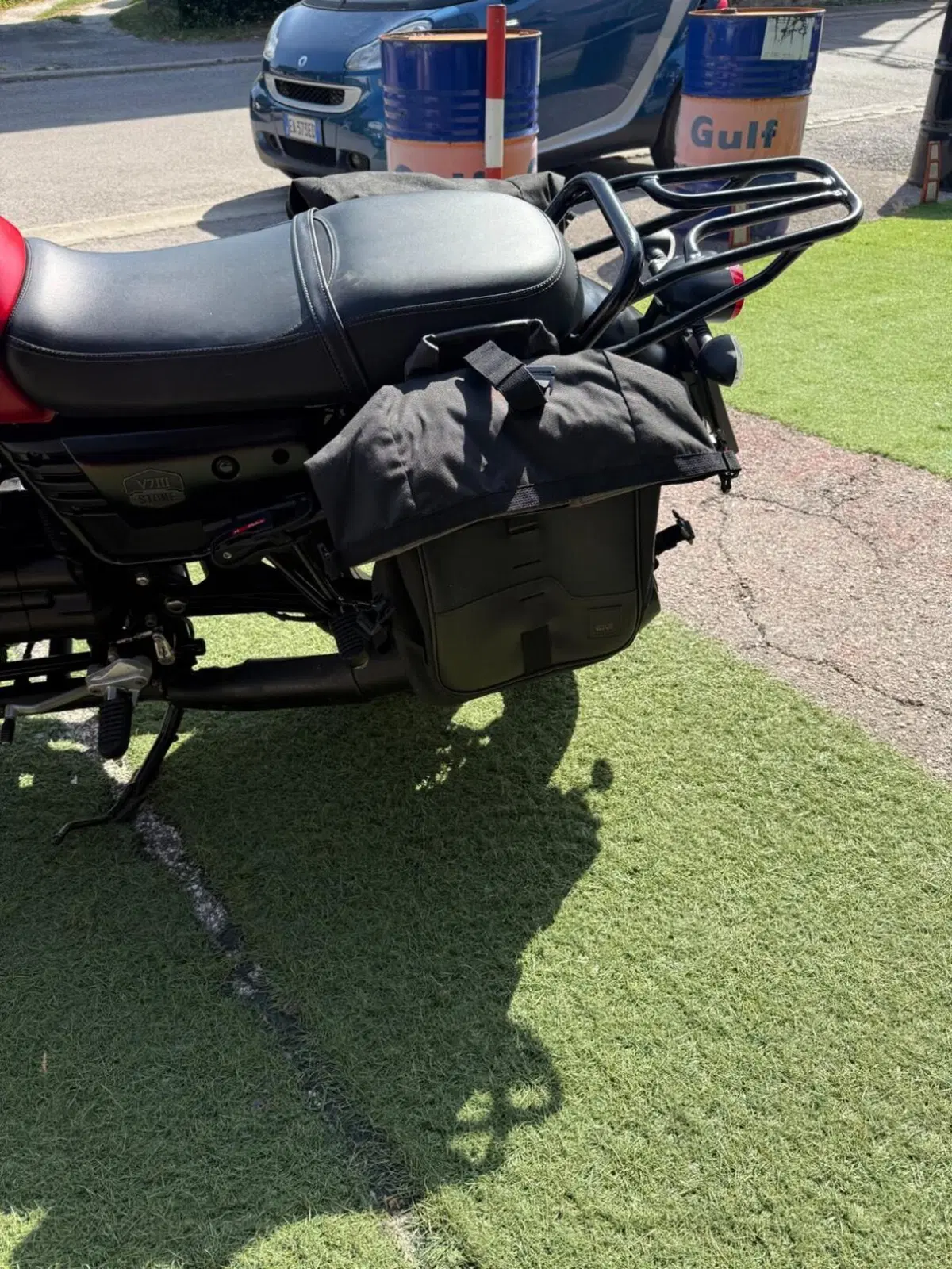 Moto Guzzi V7 III Stone (2017 - 20) (10)