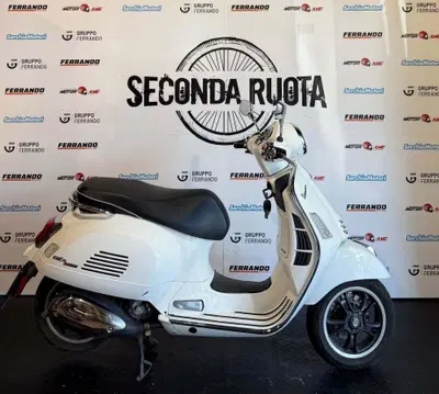 Vespa GTS 300 Super (2023 - 24) usata