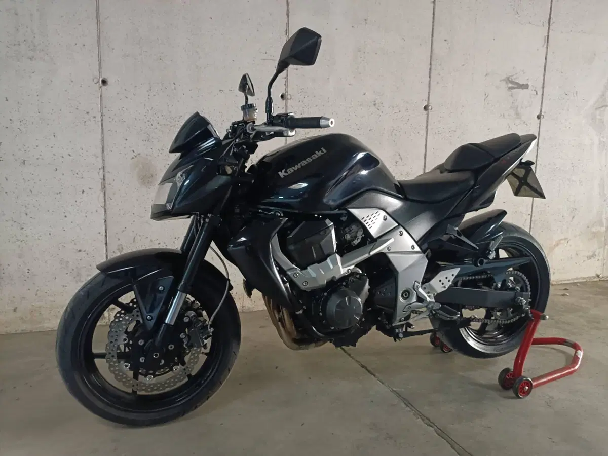 Kawasaki Z 750 (2007 - 14) (10)