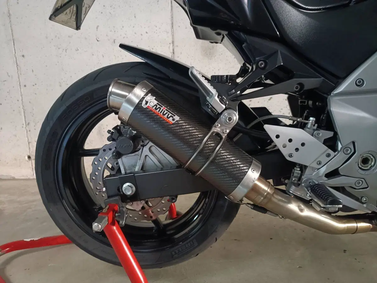 Kawasaki Z 750 (2007 - 14) (4)