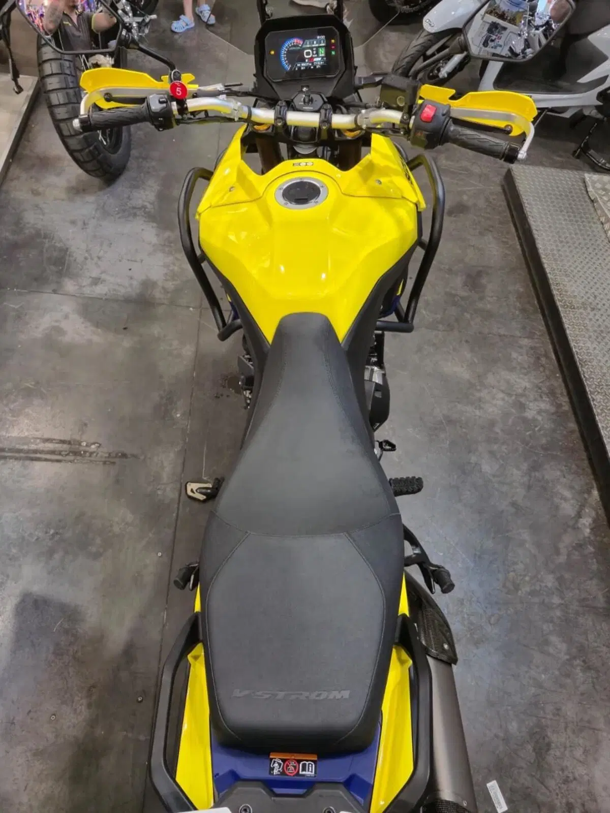 Suzuki V-Strom 800DE (2025 - 26) (6)