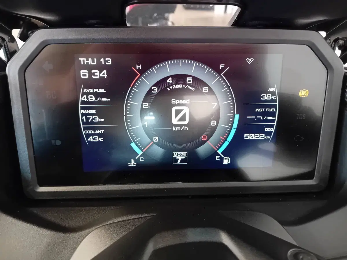 Yamaha T-Max 560 (2025 - 26) (3)