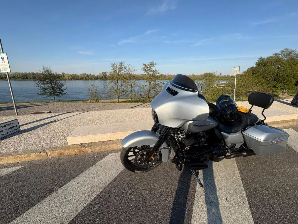 Harley-Davidson 114 Street Glide Special (2019 - 20) - FLHXS (2)