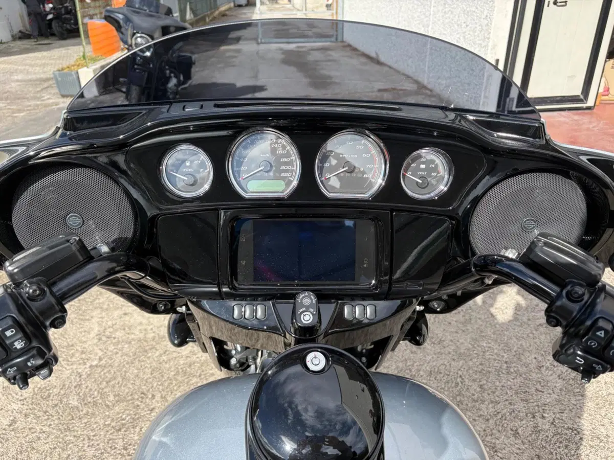 Harley-Davidson 114 Street Glide Special (2019 - 20) - FLHXS (4)