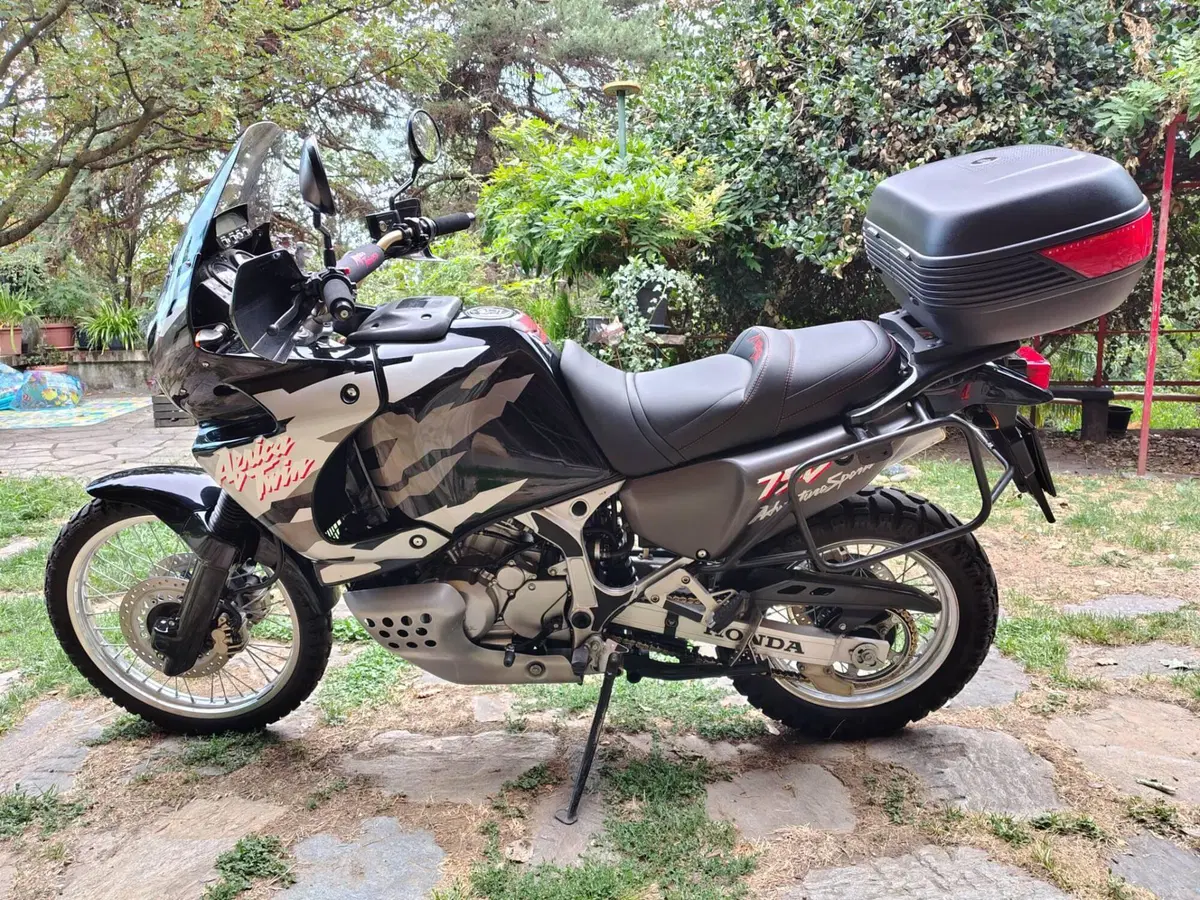 Honda Africa Twin XRV 750 (1996 - 02) (2)