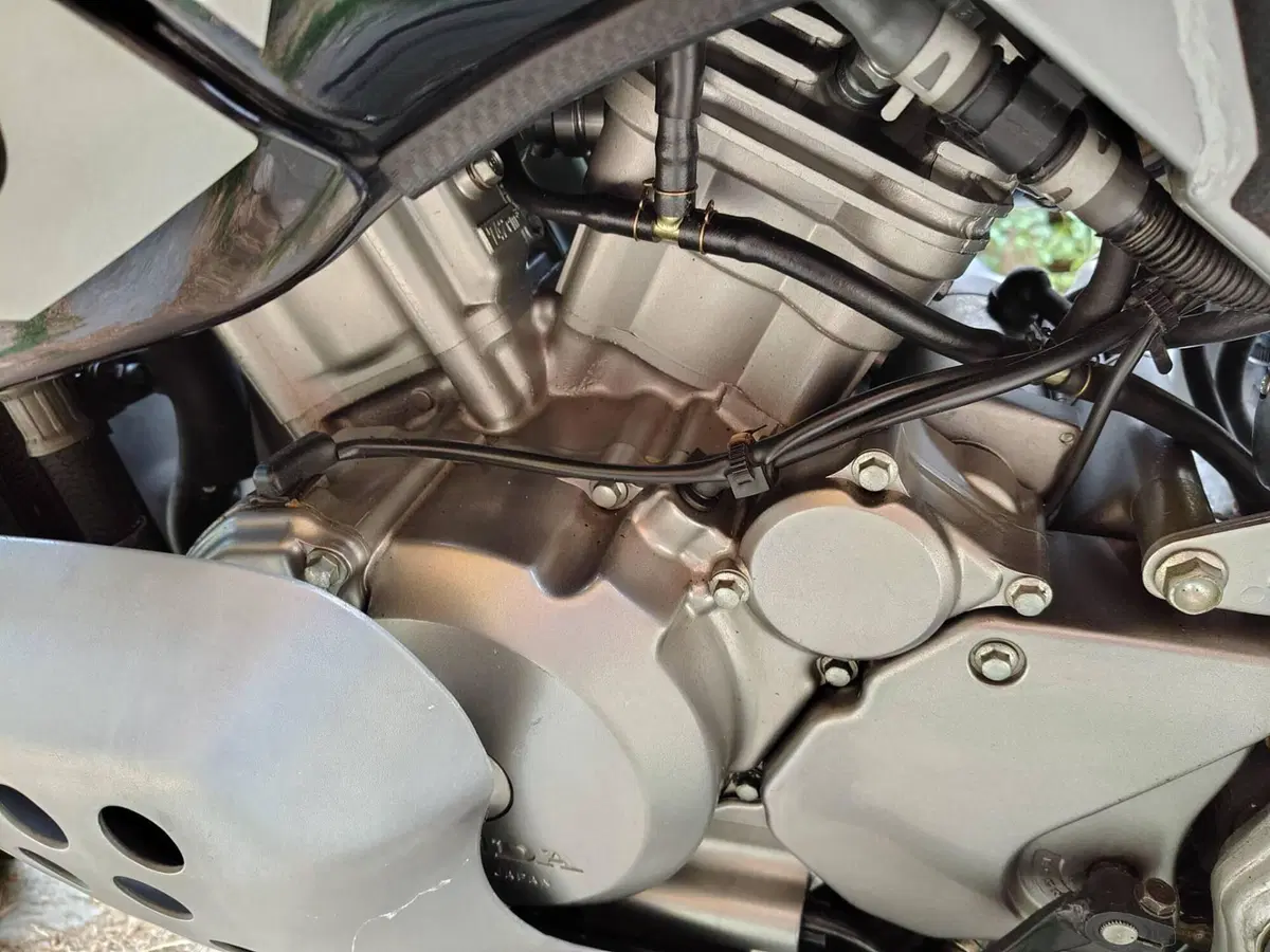 Honda Africa Twin XRV 750 (1996 - 02) (8)
