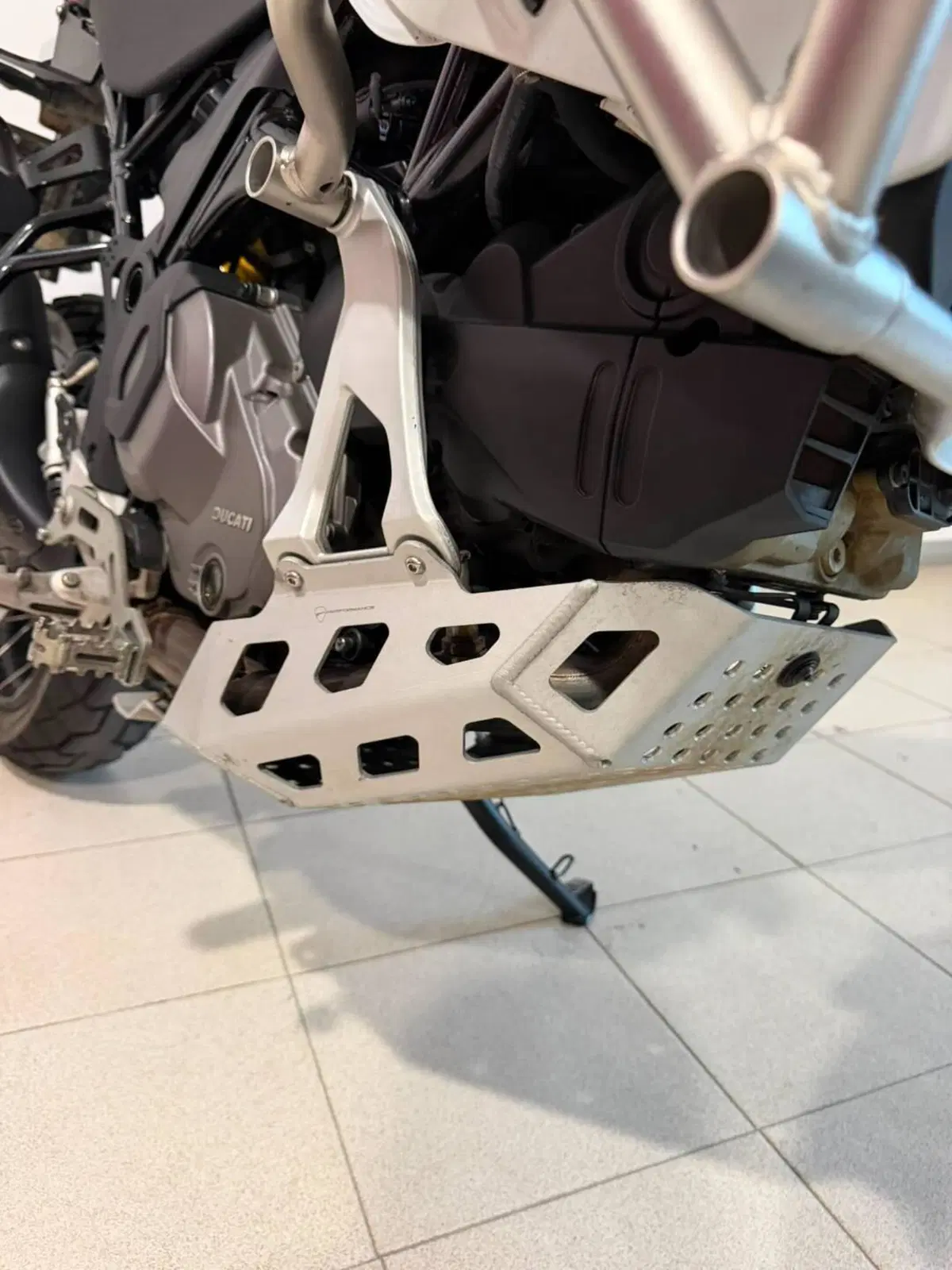 Ducati DesertX (2022 - 25) (4)