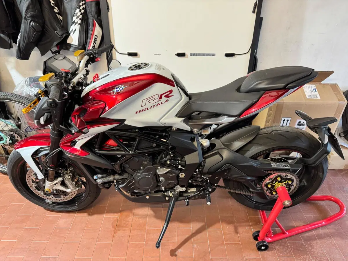 MV Agusta Brutale 800 RR (2021 - 25) (3)