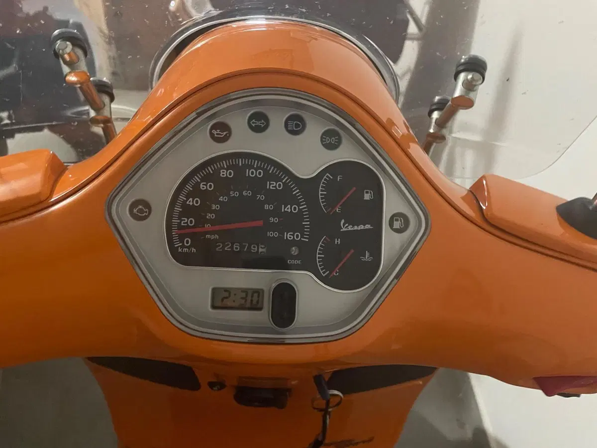 Vespa GTS 300 Super Sport ABS (2010 - 16) (3)