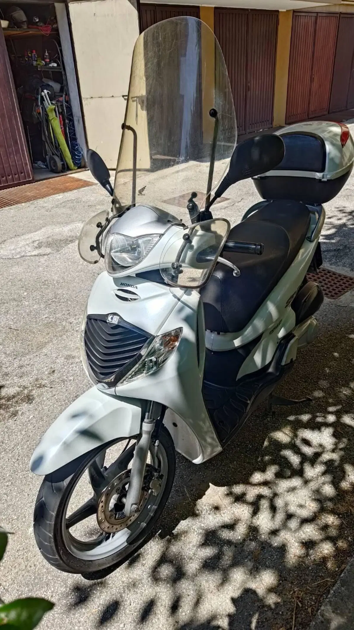 Honda SH 125 i (2009 - 12) (2)