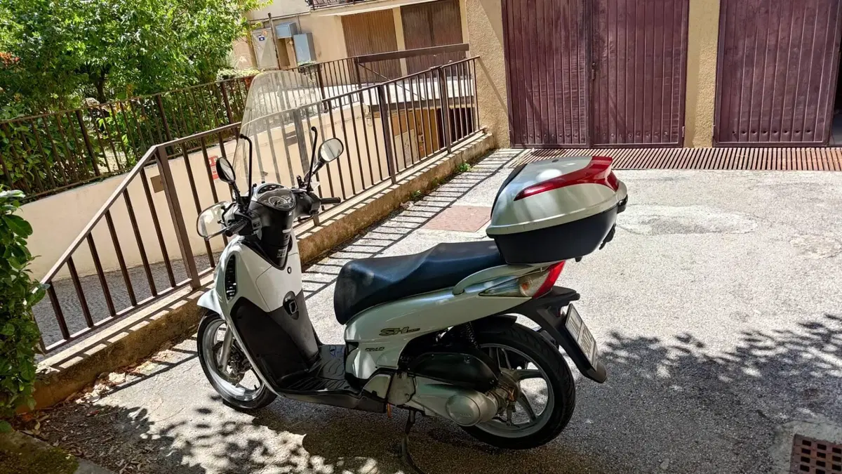 Honda SH 125 i (2009 - 12) (3)