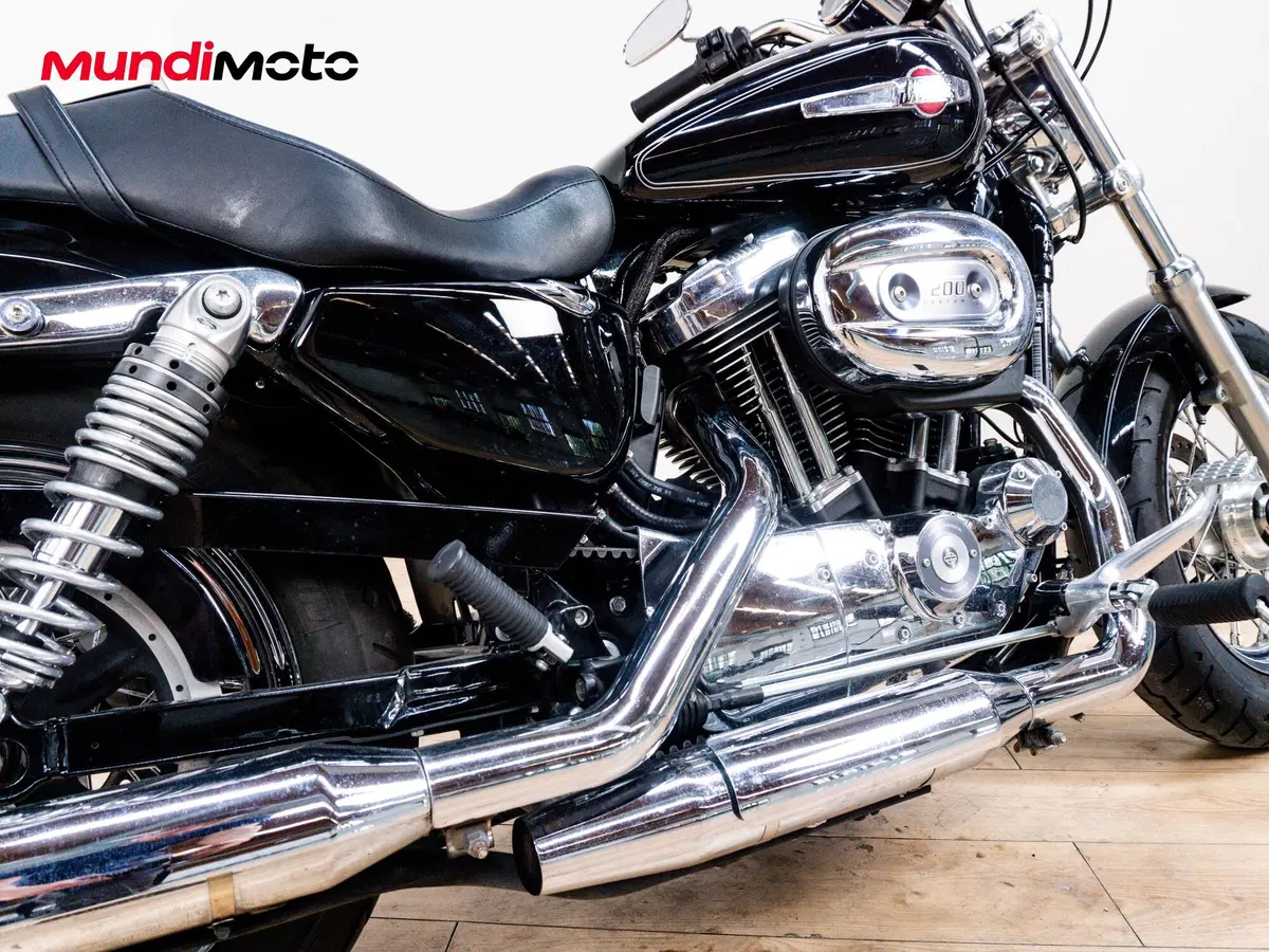 Harley-Davidson 1200 Custom (2017) - XL 1200C (4)