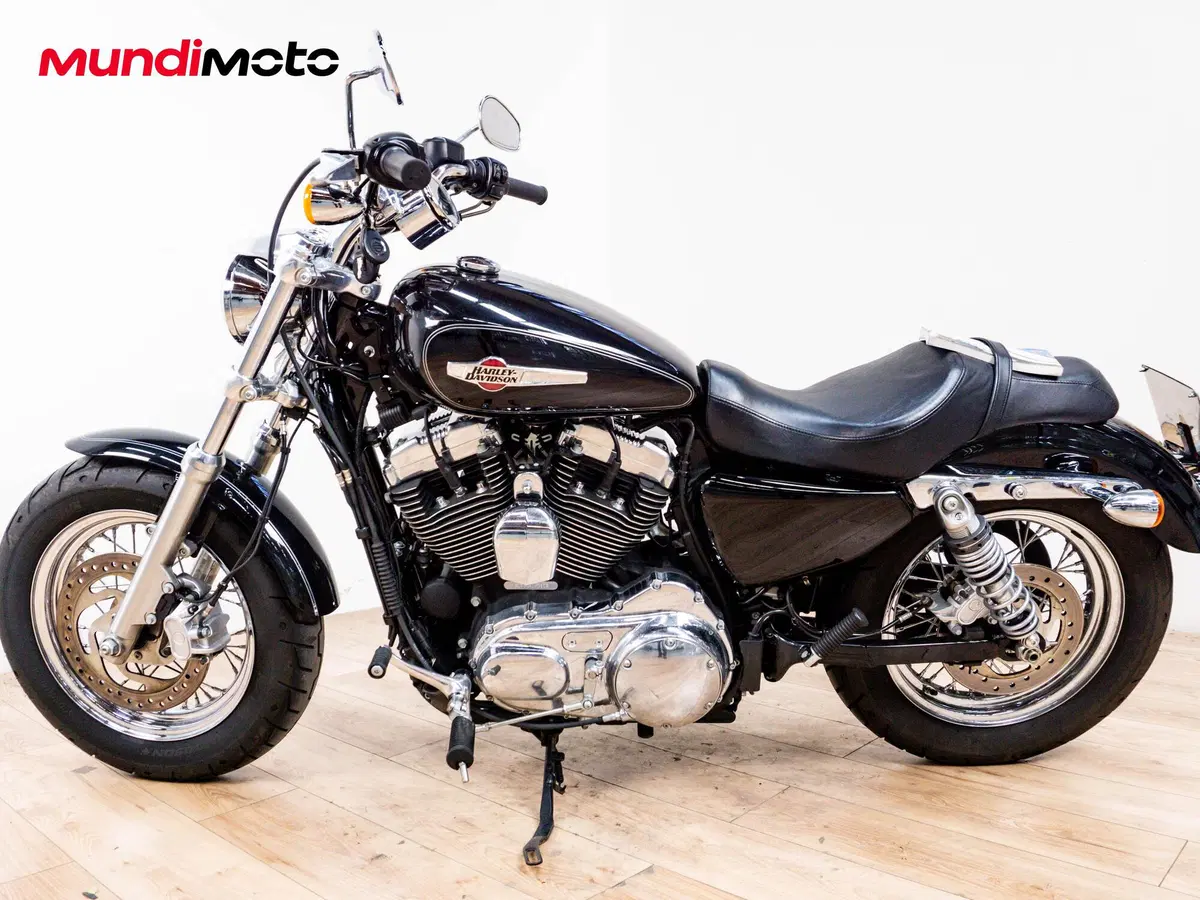 Harley-Davidson 1200 Custom (2017) - XL 1200C (6)