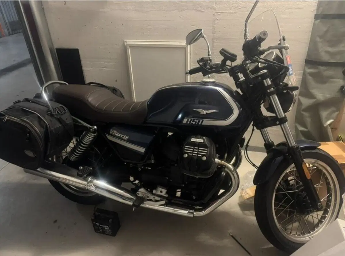 Moto Guzzi V7 Special (2021 - 24)