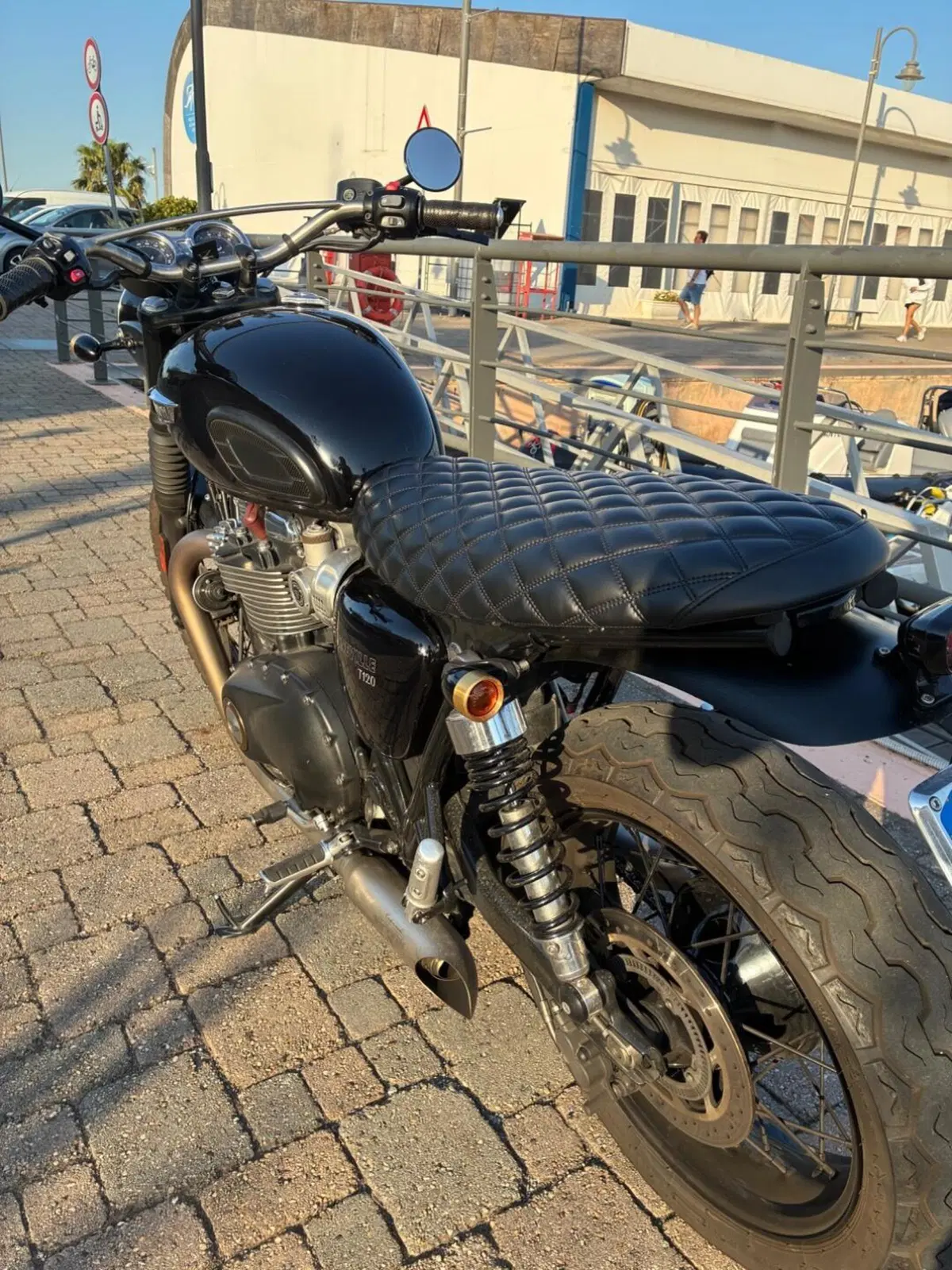 Triumph Bonneville T120 (2016 - 20) (10)