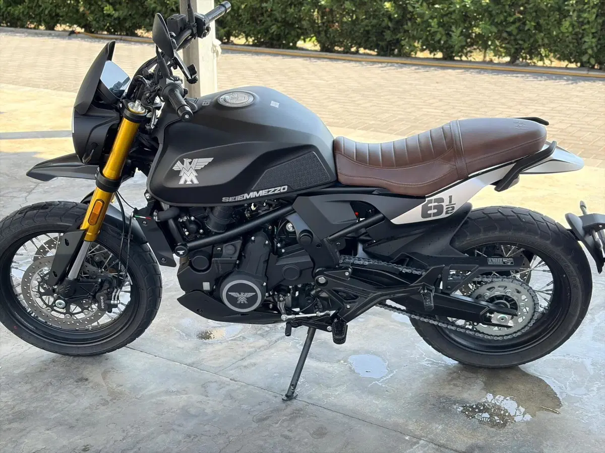 Moto Morini SEIEMMEZZO SCR (2022 - 26) (2)