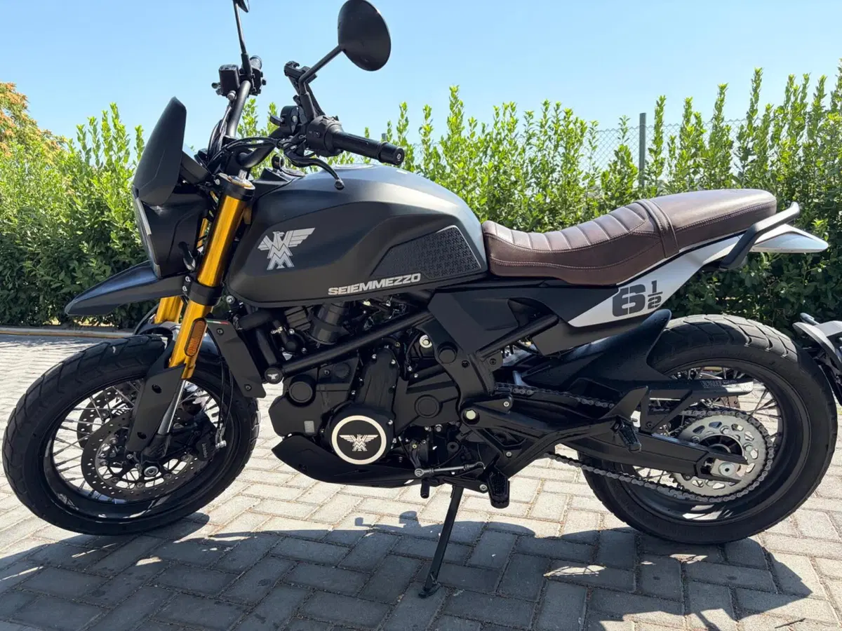 Moto Morini SEIEMMEZZO SCR (2022 - 26) (11)