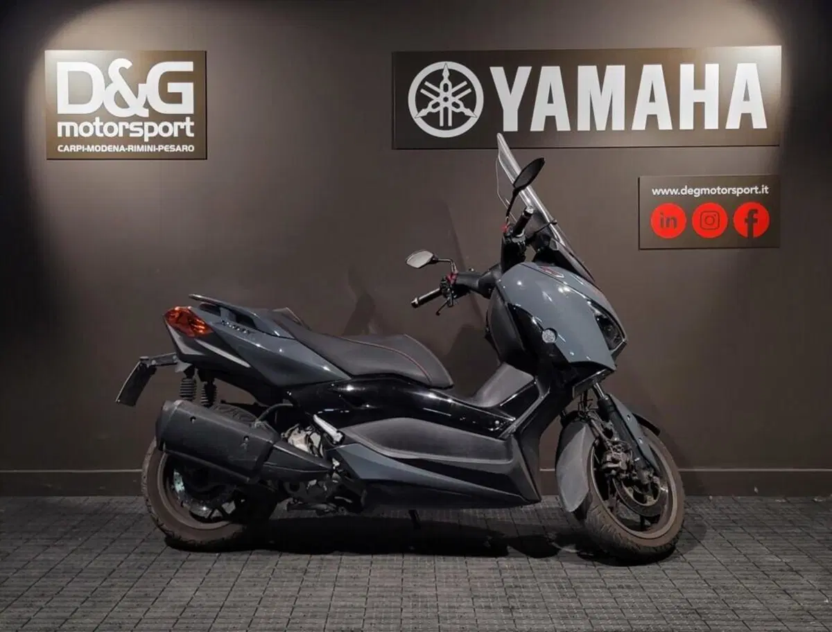 Yamaha X-Max 300 (2021 - 24) (2)