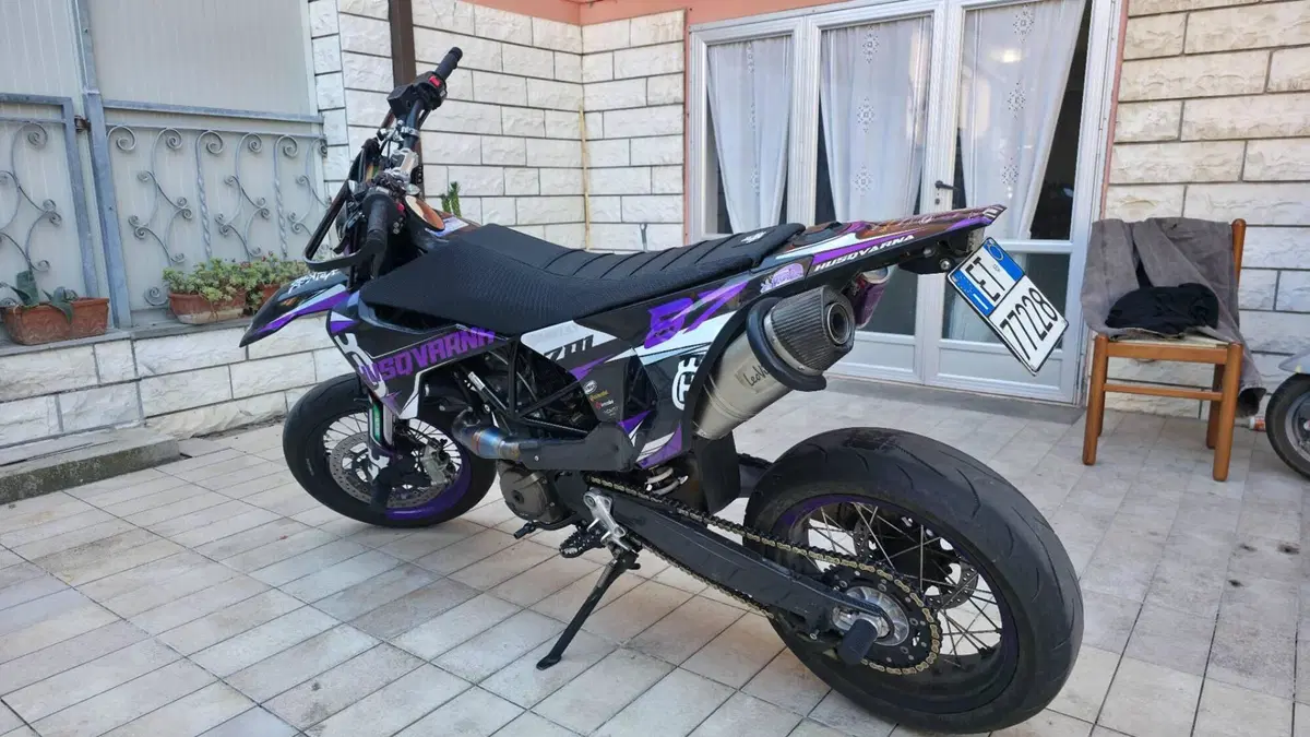 Husqvarna 701 Supermoto (2020) (5)