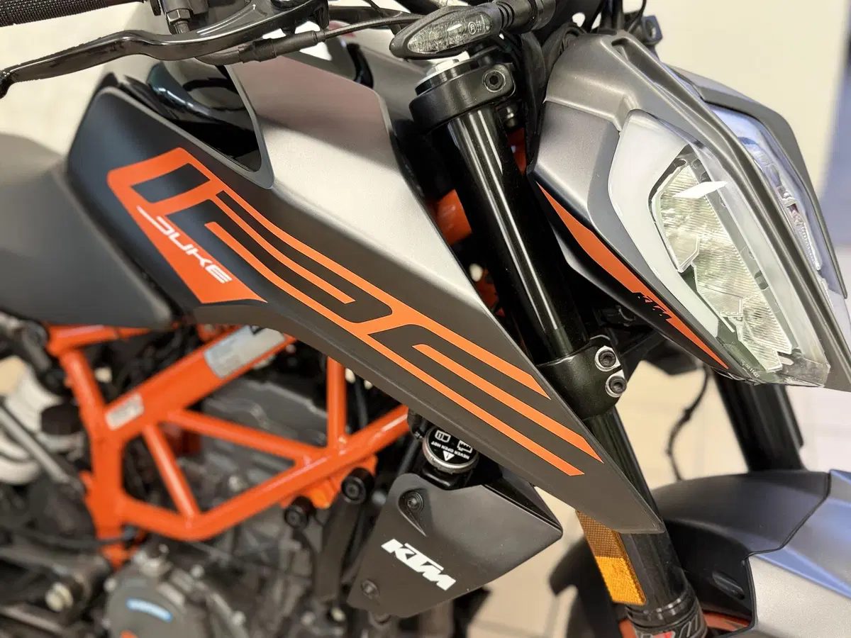 KTM 125 Duke (2021 - 23) (2)