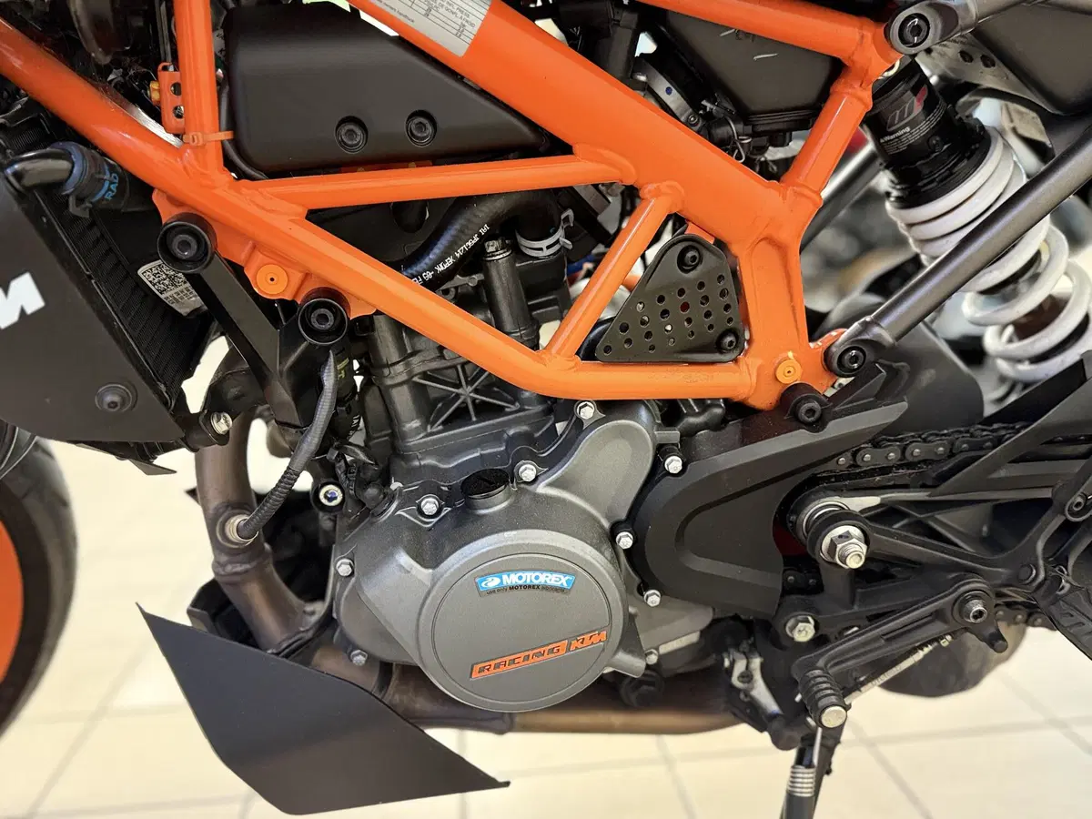 KTM 125 Duke (2021 - 23) (7)