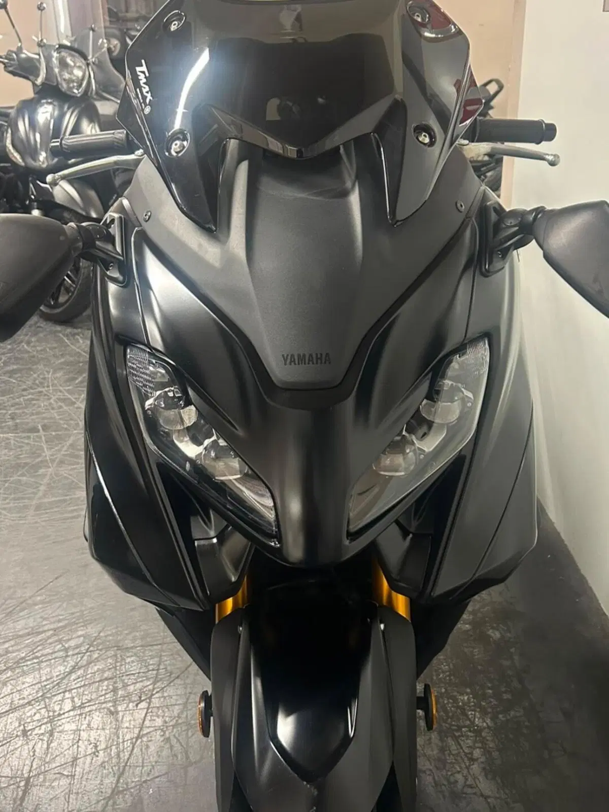 Yamaha T-Max 560 Tech Max (2022 - 24) (2)