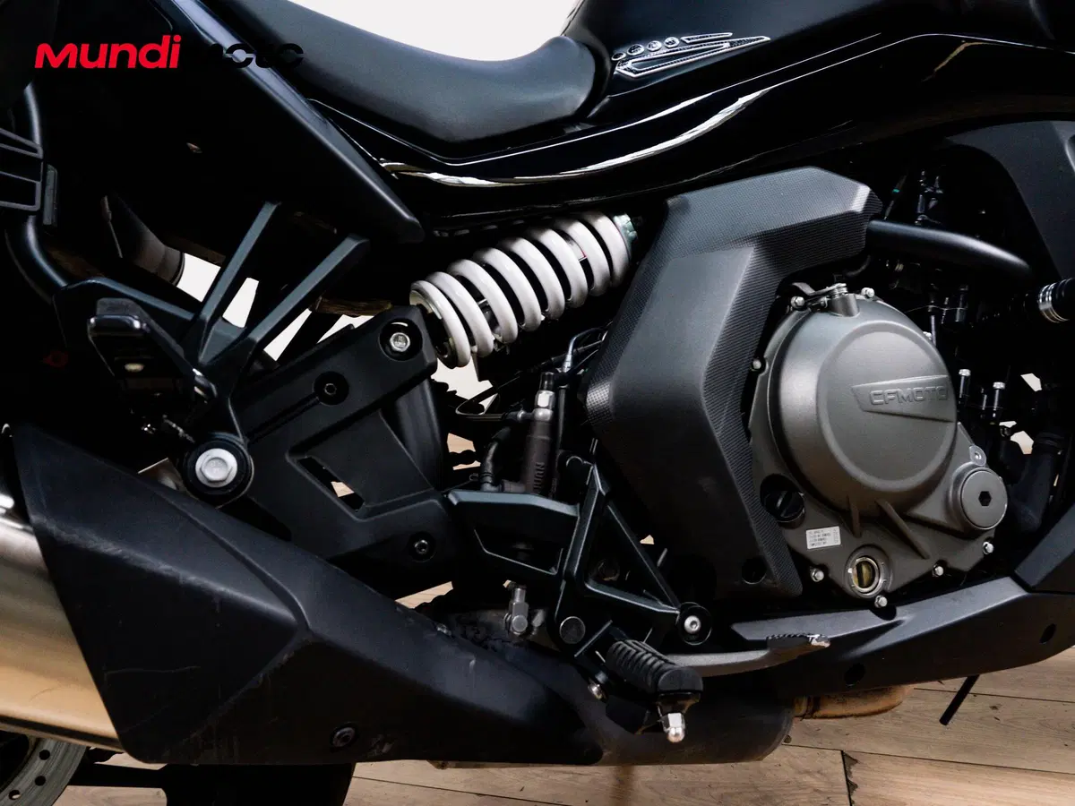 CFMOTO 650GT (2021 - 26) (4)