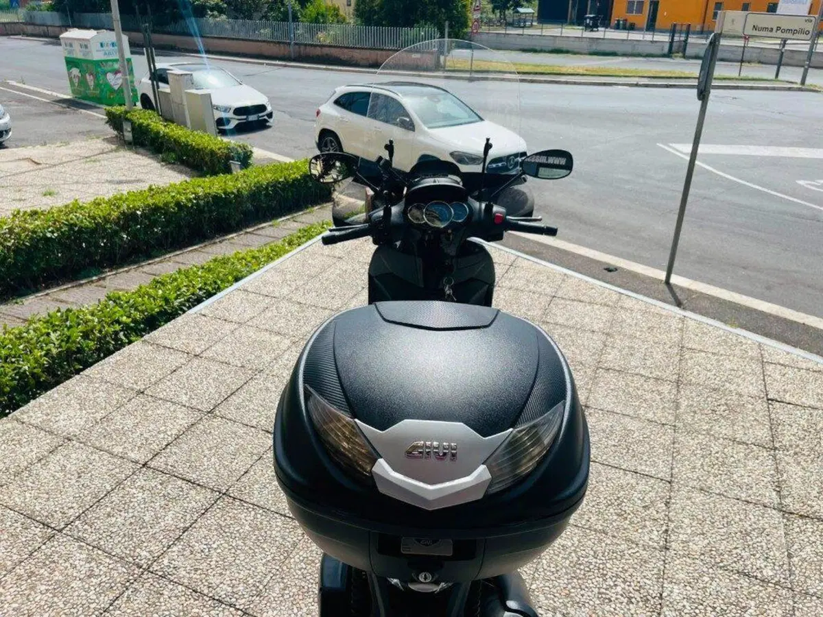 Piaggio Beverly 300 ABS-ASR (2021 - 25) (3)
