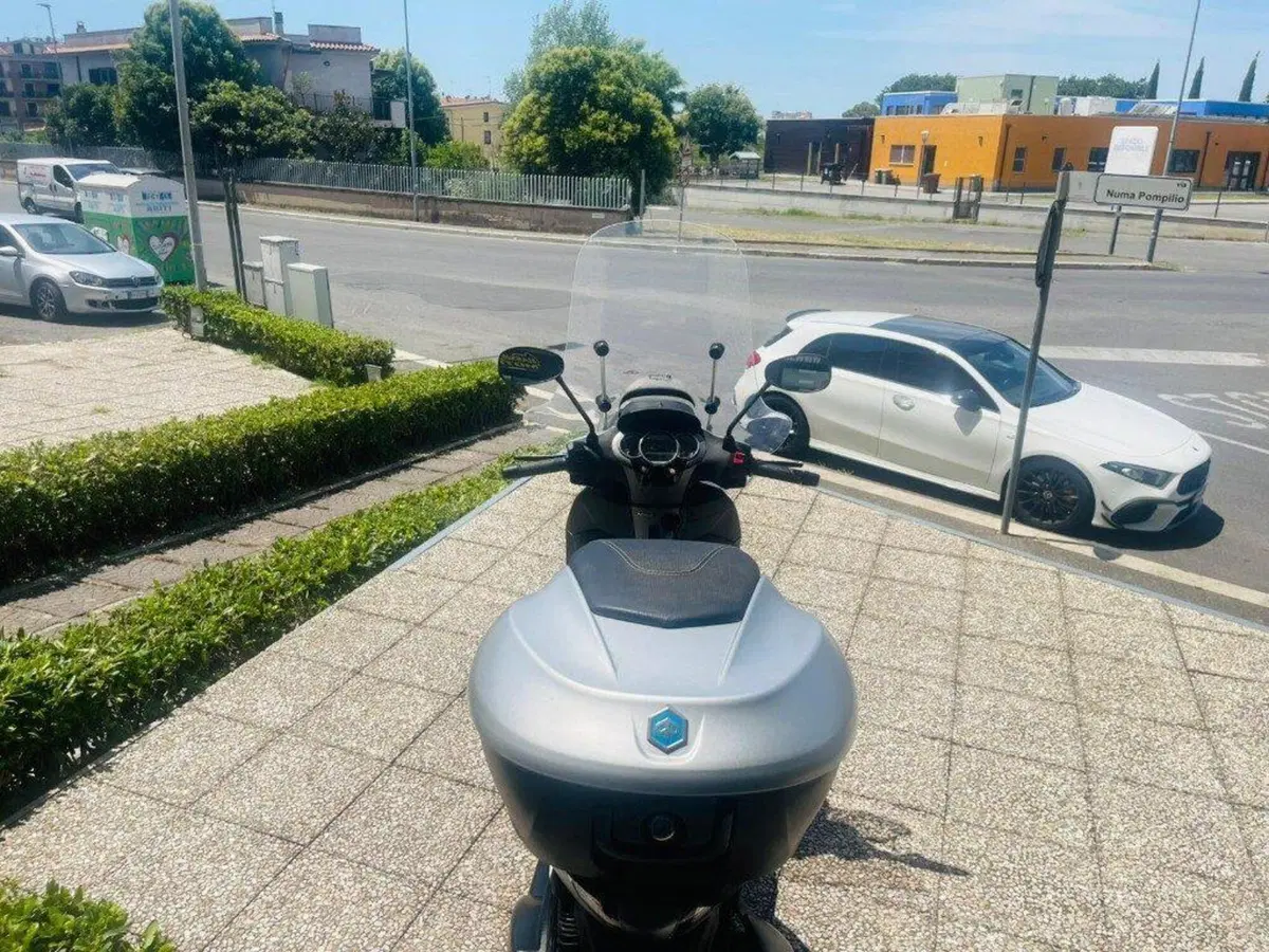 Piaggio Beverly 300 S i.e. ABS-ASR (2016 - 20) (3)