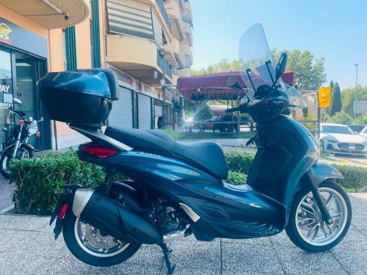 Piaggio Beverly 300 S ABS-ASR (2021 - 25) (9)