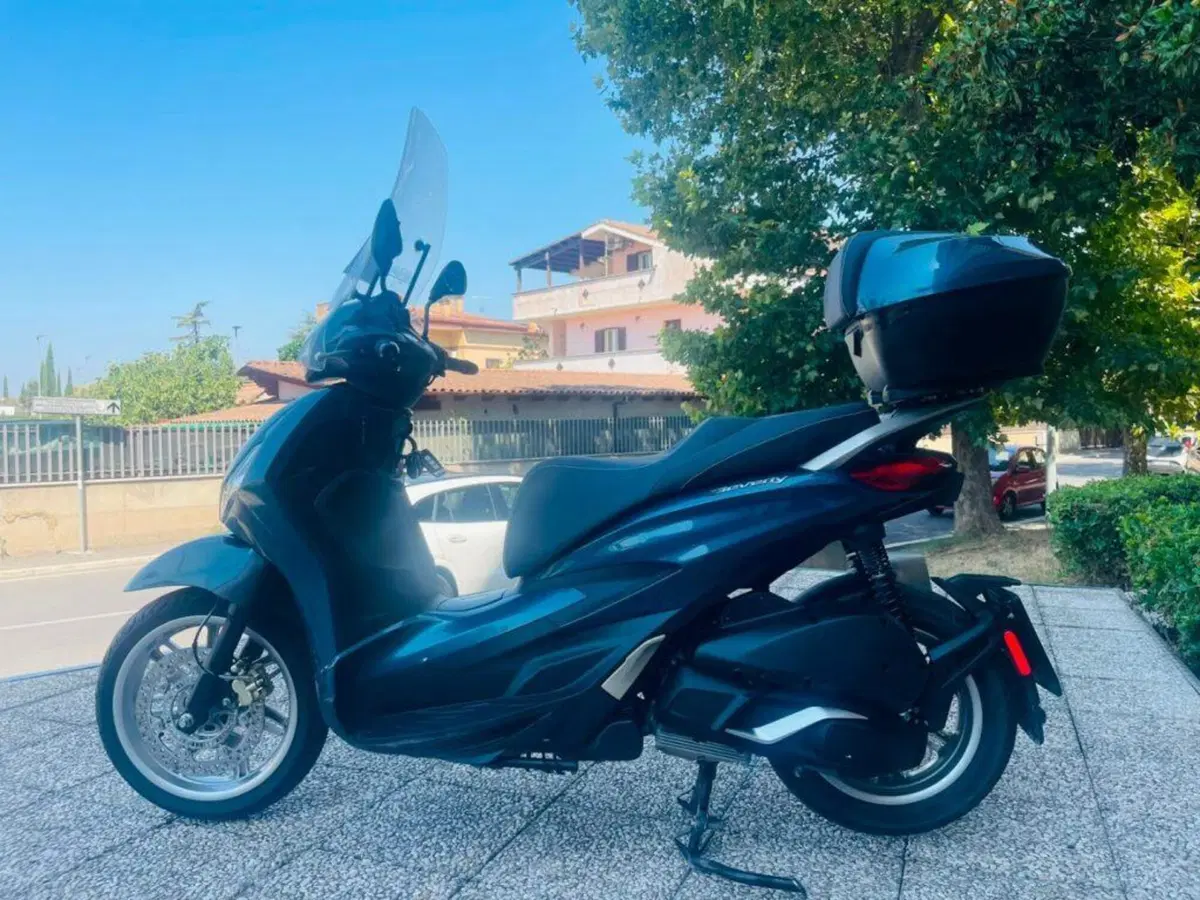 Piaggio Beverly 300 S ABS-ASR (2021 - 25) (2)