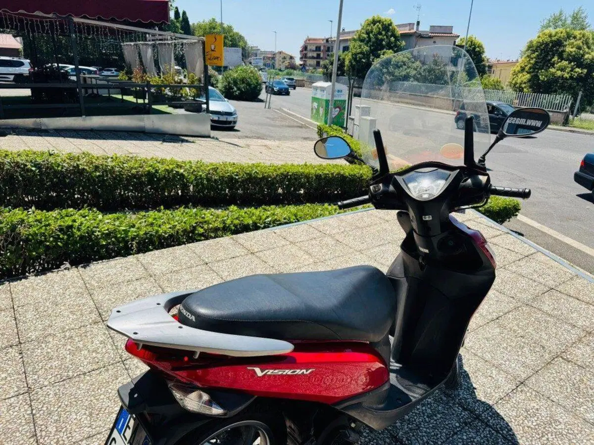 Honda Vision 110 (2011 - 16) (4)