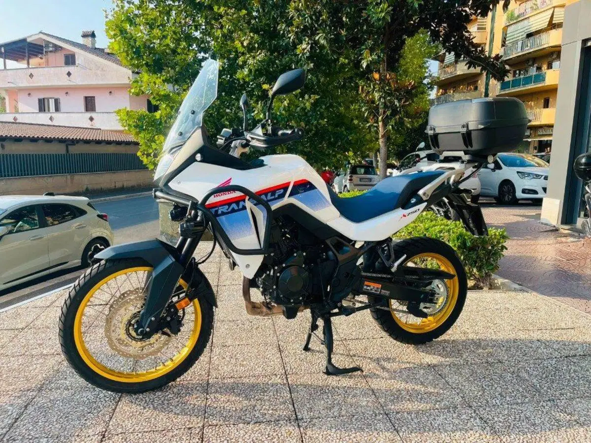 Honda Transalp XL750 (2025)