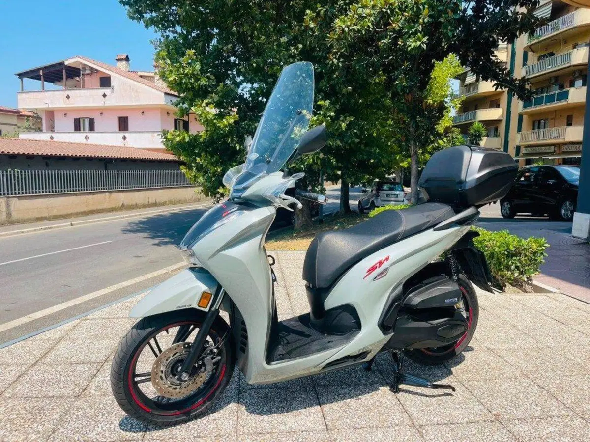 Honda SH 350 (2021 - 24) (10)